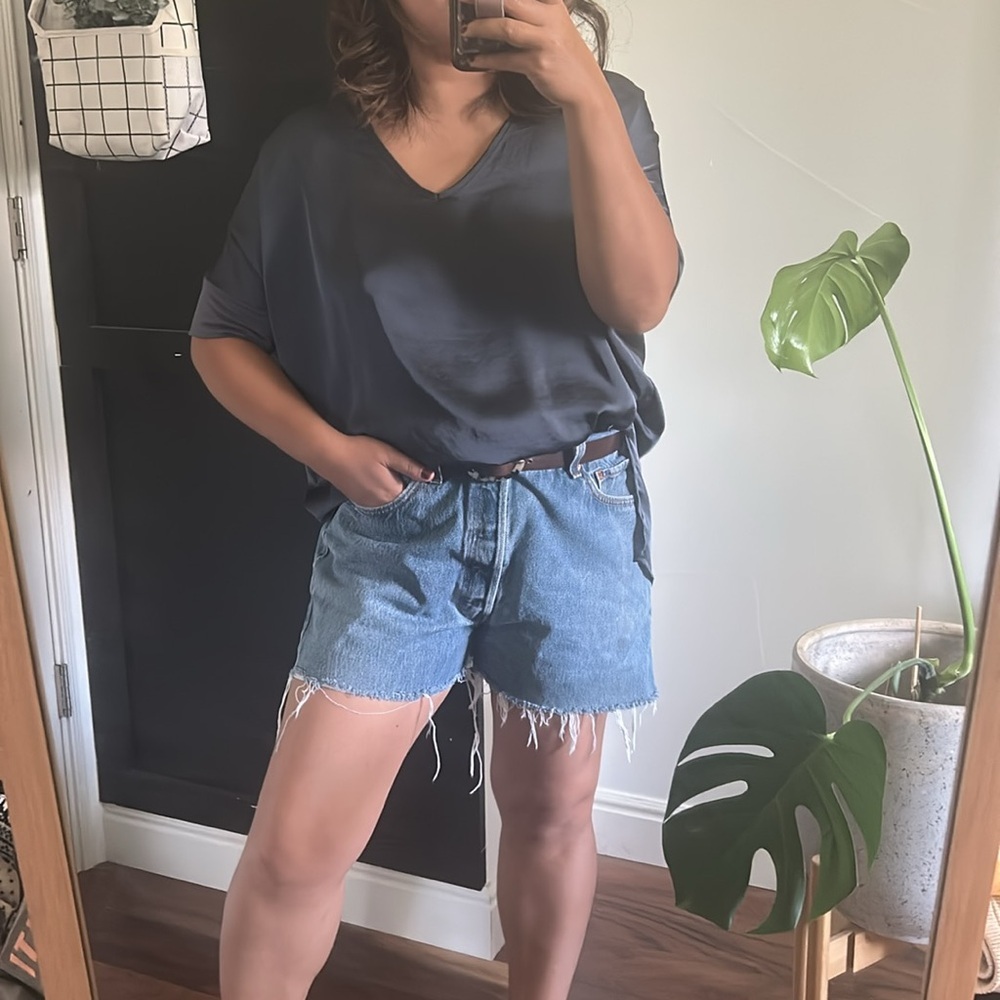 TUTU & LILLI Oversized Satin V neck Blouse. S